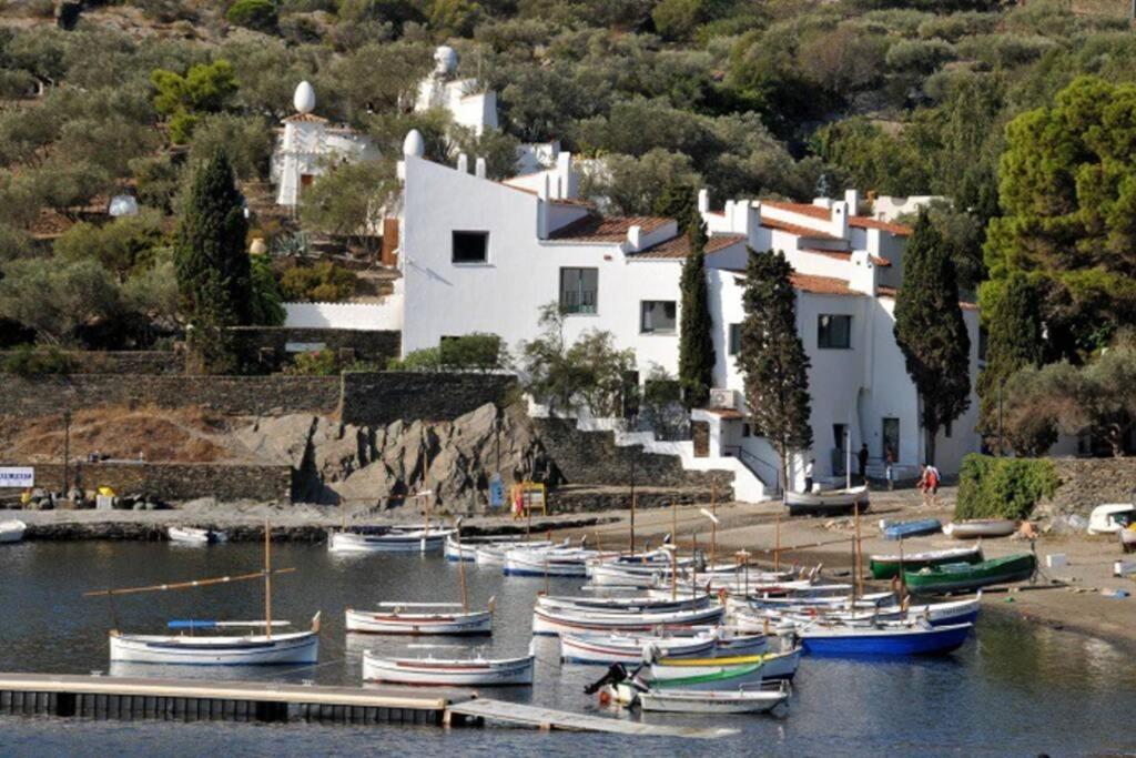 "Cozy" Y Con Terraza En El Centro De Cadaques Apartment Exterior photo